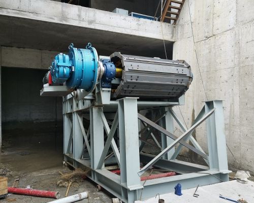 Didelės apkrovos prijuostės tiektuvas